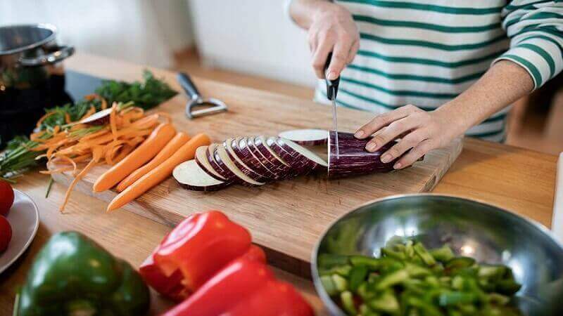 How To Select the Best Steak Knives for Your Cooking Style